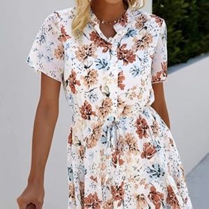 New Flattering Swing Dress Women’s Short Sleeve Fully Lined White Multi Floral S